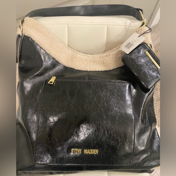 NWT, Steve Madden Black Patent & Sherpa Fur Trim Shoulder Bag w Wallet - Picture 10 of 11